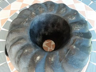 Cast iron baking pan mold bundt cake cyclone swirl le creuset no3 3 antique rare 5