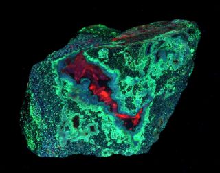 Large And Bright Fluorescent From The Third Plain Zinc Deposit Australia 87