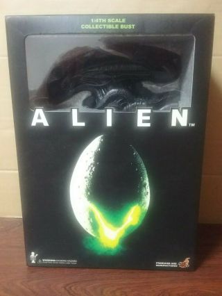 Alien Hot Toys 1/4th Scale Collectible Bust.  About 12 " Inches Tall.  Joseph Tsang