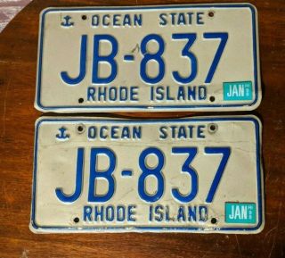 1 Pair Rhode Island License Plate White Blue Jb - 837