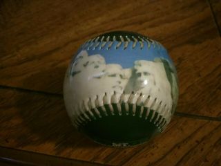 Mt.  Rushmore Souvenir Baseball Fotoball