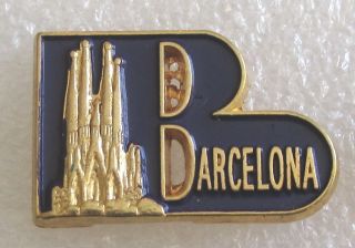 City Of Barcelona - Spain Tourist Travel Souvenir Pin - Sagrada Familia