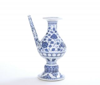 A Chinese Blue and White Porcelain Ewer 2