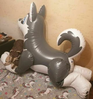 Inflatable Husky Puffypaws