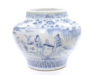 A Fine Chinese Blue And White Porcelain Jar