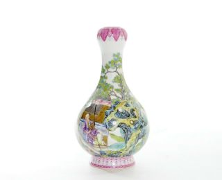 A Very File Chinese Famille Rose Porcelain Vase