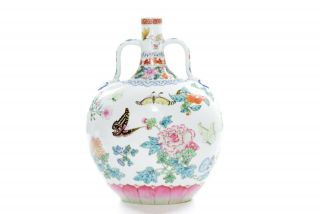 A Very Fine Chinese Famille Rose Porcelain Moonflask Vase 3