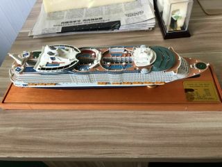 1:900 Oasis Of The Seas Royal Caribbean Cruise Ship Model