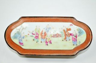 A Very Fine Chinese Famille Rose Porcelain Box 6