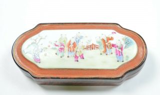 A Very Fine Chinese Famille Rose Porcelain Box 7