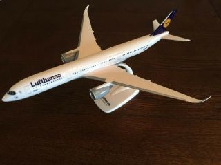 Herpa 1/200 Lufthansa Airbus A350 - But Still Looks Good,  The Engines Spin