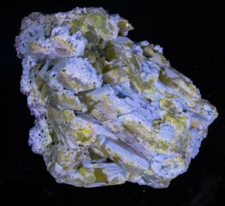 MSW2506: Large Plumbogummite after Pyromorphite - China Fluorescent Mineral 3