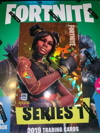 Panini 2019 Fortnite Series 1 Card Foil Legendary Outfit / 300 Luxe Cracked Ice