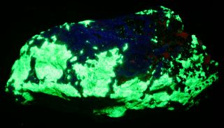 Hardystonite,  willemite fluorescent minerals,  Franklin,  NJ 2