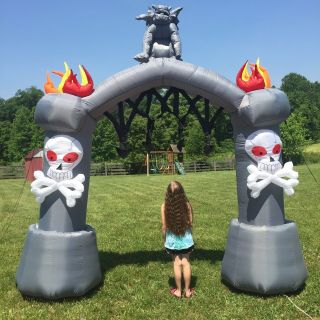 Gemmy Halloween Inflatable Archway Gothic Gargoyle Skull 10’ X 10.  8 Airblown