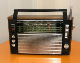 Vintage Soviet Russian USSR Radio SELENA TYPE B - 207 2