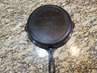 Griswold No 9 Cast Iron Skillet Victor 723 Heat Ring/2 Pour