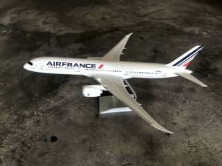 1/100 Air France 787 - 9 Pacmin Type Corporate Model