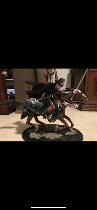 Sideshow Weta Lord Of The Rings Rotk Aragorn At The Black Gates Polystone Statue
