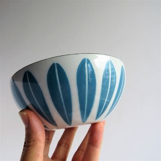 Cathrineholm Lotus Bowl,  5 1/2 Inches,  14 Cm,  French Blue On White Enamel Mcm