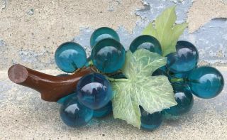 Vintage Retro 1960s Acrylic Lucite Vibrant Blue Grapes Cluster On Painted Wood 4
