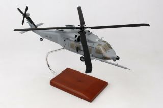 Usaf Sikorsky Hh - 60w Combat Rescue Pave Hawk Desk Top Model 1/40 Es Helicopter
