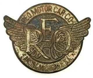 Vintage Reo Motor Car Co.  Badge - 2.  75 " X 2 " Lansing,  Mi