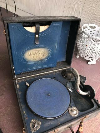 Phonograph,  Mahogany Handle Wind Up Antique 1915 Record Player And Accesories
