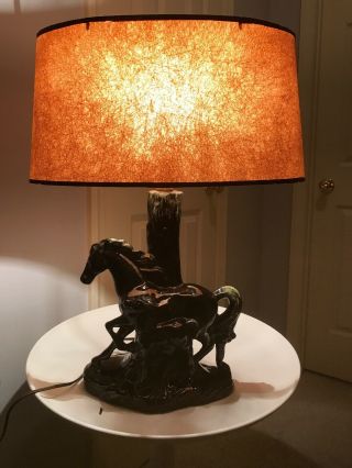 Vtg Mid Century 1950s Ceramic Table Lamp Horse Motif W/ Fiberglass Lampshade