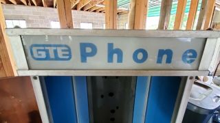 VINTAGE GTE PAY PHONE & Metal PAYPHONE BOOTH ENCLOSURE & Stand Phonebooth 3