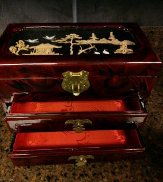 Gorgeous Red Black Lacquer Chinese Oriental Cork Diaroma Under Glass Jewelry Box