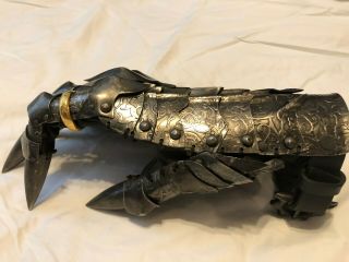 United Cutlery UC3065 Lord of the Rings LOTR - Gauntlet of Sauron 11