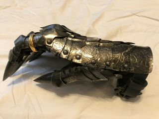 United Cutlery UC3065 Lord of the Rings LOTR - Gauntlet of Sauron 7
