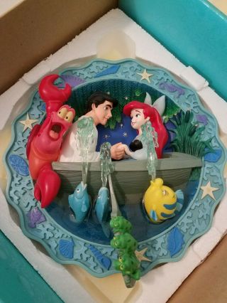Disney’s Little Mermaid “kiss The Girl” 3d 9 - Inch Collectible Relief Plate