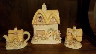Lenox Disney The Snow White And The Seven Dwarfs Cookie Jar Cottage Figurine