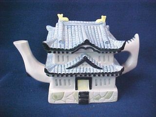 House Of Katayama Pagoda Tea Pot 1982