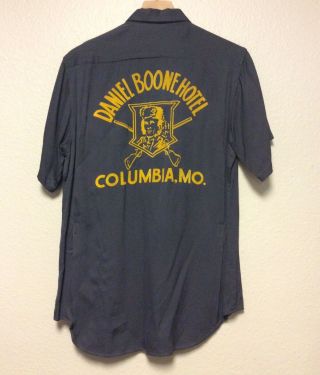 Rare 70’s Vintage Daniel Boone Hotel Columbia Mo Worker Staff Shirt Medium
