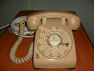 The Mushroom Phone This Is A Western Electric 500u Rotary Dial Phone From Usa