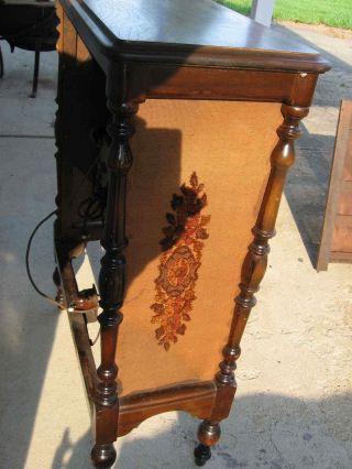 Radiola Model 106 Theremin tapestry powered speaker,  good for audio 5