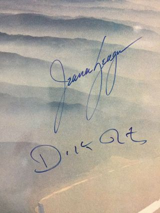 1986 VOYAGER LEAVING CA COAST 20X16 PHOTO SIGNED BY DICK RUTAN AND JEANA YEAGER 2