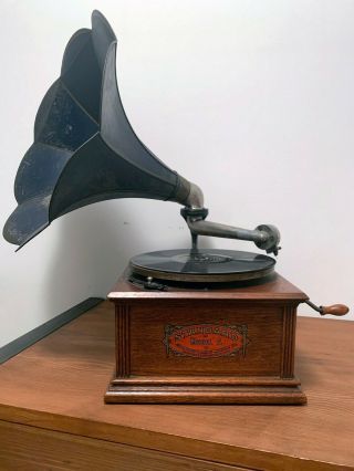 Standard A Phonograph Record With Horn And Records 100
