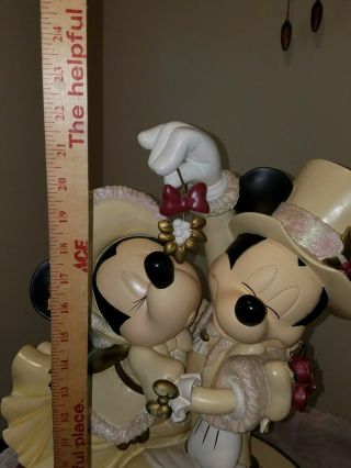 Disney Parks Exclusive Minnie & Mickey MISTLETOE KISSES Big Fig Statue Sculpture 8