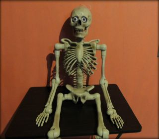 Rare Gemmy Animated Talking Halloween Skeleton Prop Decoration