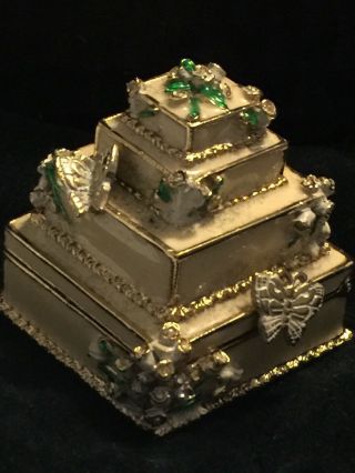Estee Lauder Solid Perfume Compact “weddingcake” 2002