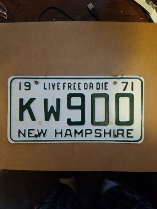 1971 Hampshire " Live Or Die " License Plate (kw 900)