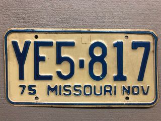 Vintage 1975 Missouri License Plate Blue/white Ye5 - 817