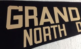 Grand Forks North Dakota Vintage 1950 - 60’s Felt Pennant Bold Letter B&W VG Cond 3