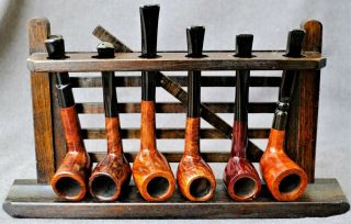 6 Pipe Wood Gate Stand & 6 Mostly Uk Made Asstd Straight Briar Pipes