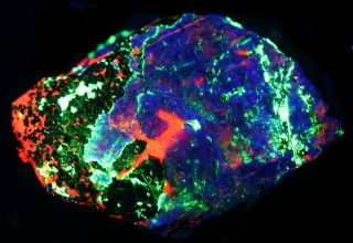 Hardystonite,  willemite fluorescent minerals four color,  Franklin,  NJ 4