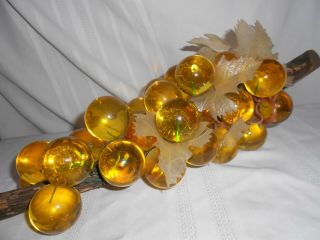 VTG Mid Century LUCITE GRAPE CLUSTER DRIFTWOOD HUGE BUNCH YELLOW 4